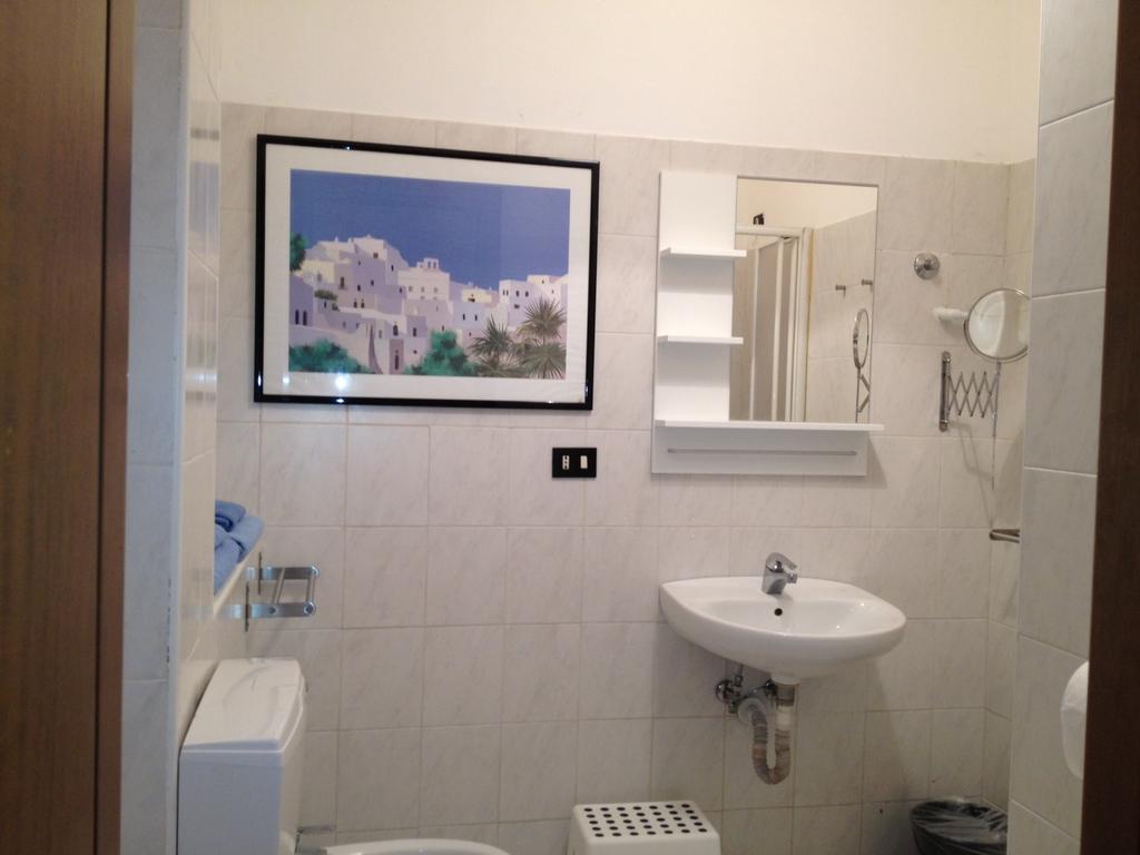 Hotel Genziana Генуа Екстериор снимка