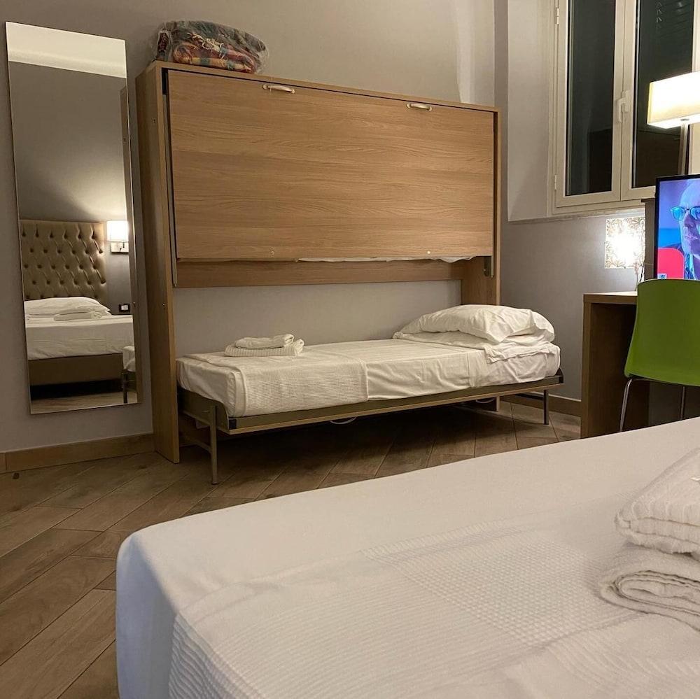 Hotel Genziana Генуа Екстериор снимка