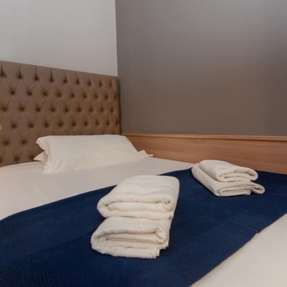 Hotel Genziana Генуа Екстериор снимка